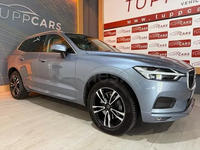 Käytetty Volvo XC60 Business Edition 235 HP (172 kW) 2020 Sininen Katumaasturi