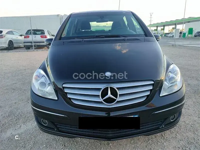 Usado Mercedes B200 140 CV (102 kW) 2007 Negro Monovolumen