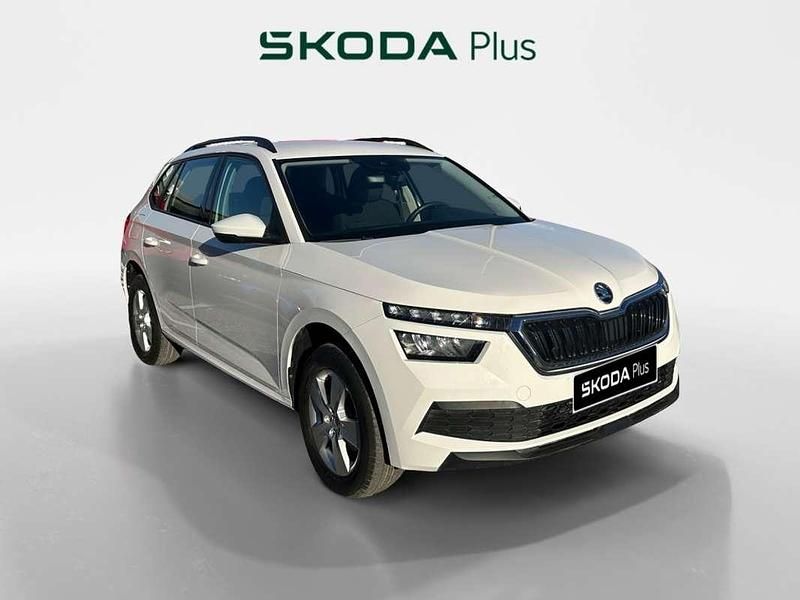 Usado Skoda Kamiq Active 95 CV (69 kW) 2022 Blanco SUV
