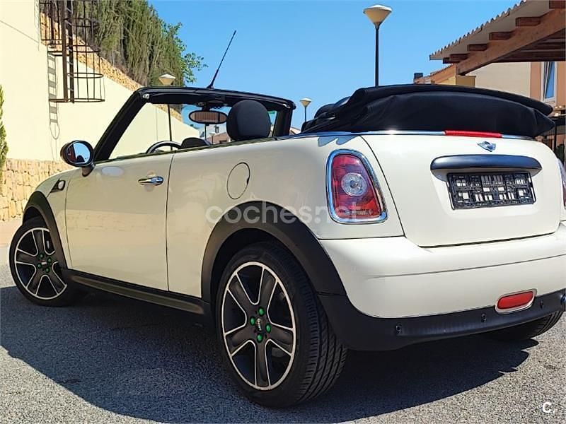 Usado Mini One Cabriolet 90 CV (66 kW) 2010 Beige Descapotable