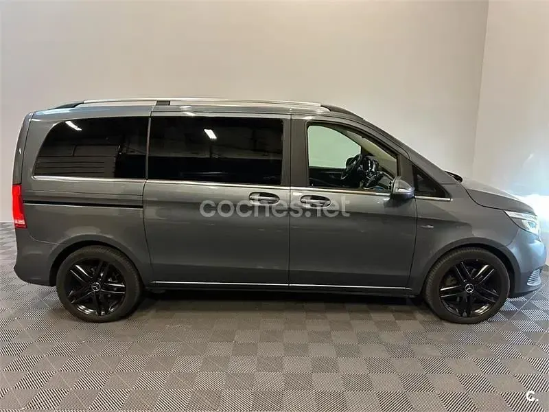 Usado Mercedes V250 Avantgarde 204 CV (150 kW) 2015 Gris / plata Monovolumen