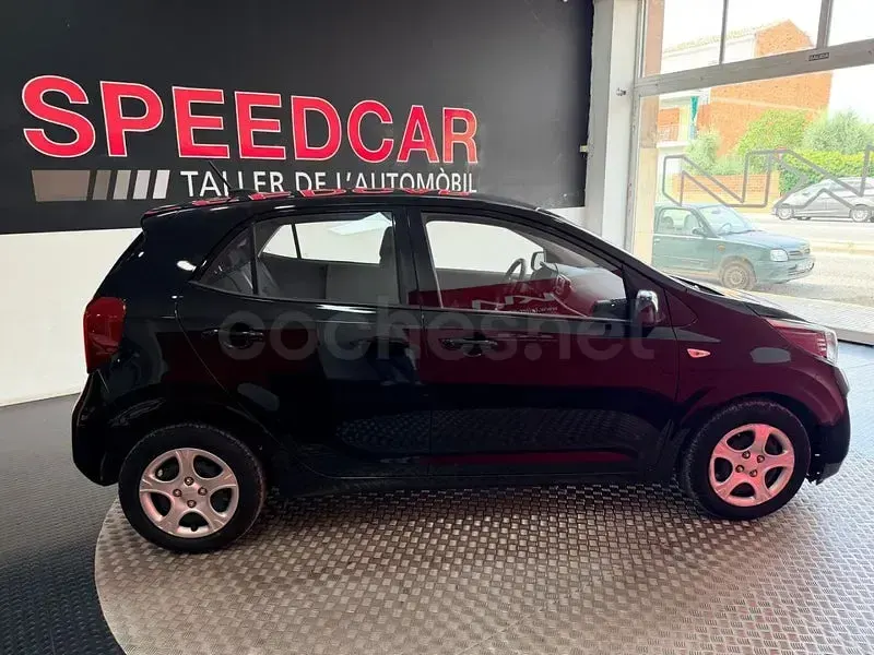 Usado Kia Picanto 67 CV (49 kW) 2023 Negro Utilitario