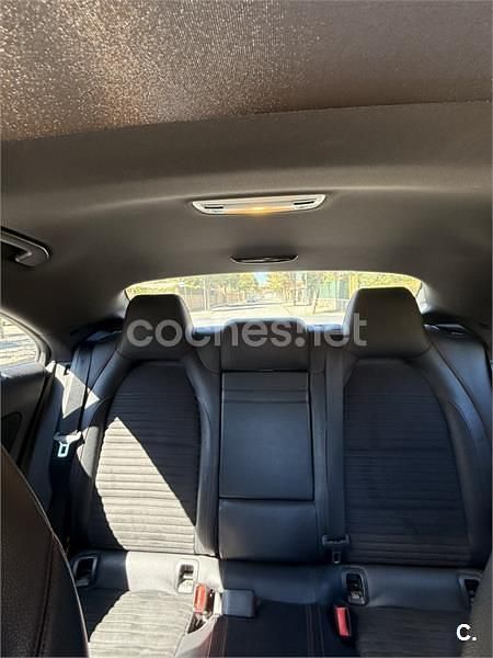 Usado Mercedes CLA200 156 CV (114 kW) 2019 Blanco Berlina