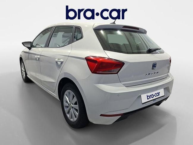 Usado Seat Ibiza Style Plus 110 CV (80 kW) 2021 Blanco Berlina
