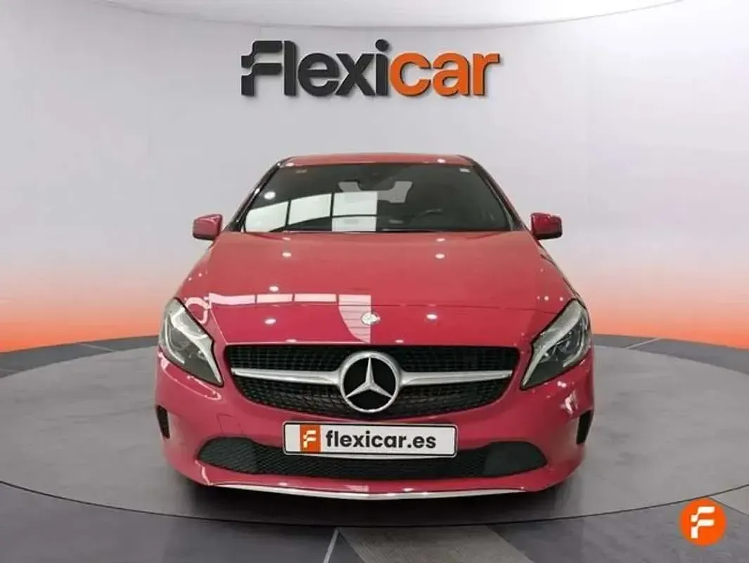 Usado Mercedes A200 136 CV (100 kW) 2017 Rojo Utilitario