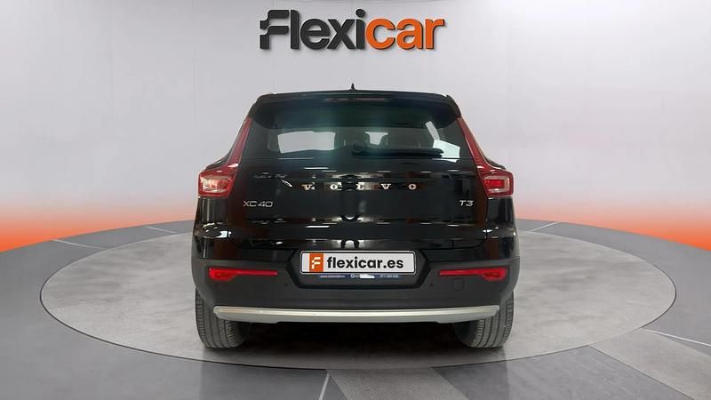 Usado Volvo XC40 Momentum 163 CV (119 kW) 2019 Negro SUV