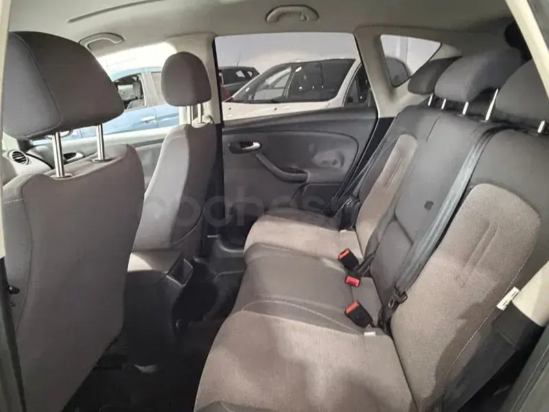 Usado Seat Altea Reference 105 CV (77 kW) 2010 Negro Monovolumen