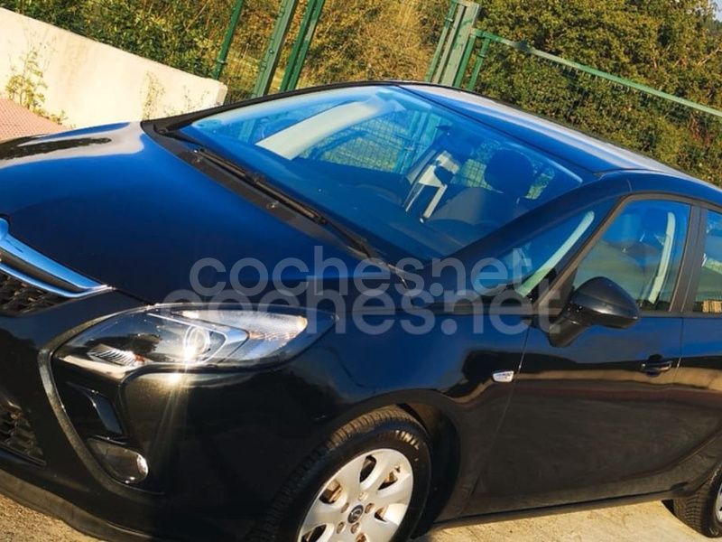Usado Opel Zafira Tourer Expression 120 CV (88 kW) 2015 Negro Monovolumen