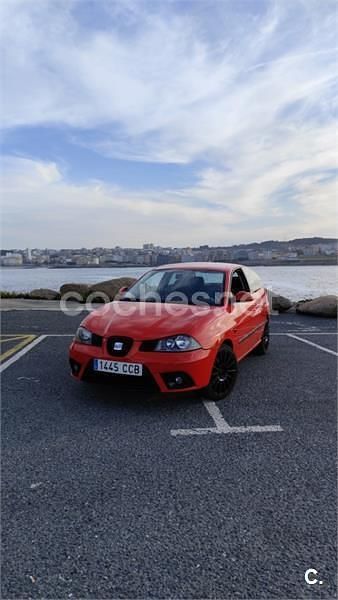 Rojo Usado 2003 Seat Ibiza Sport Berlina | 4500 € (Precio justo) - Imagen 1/4