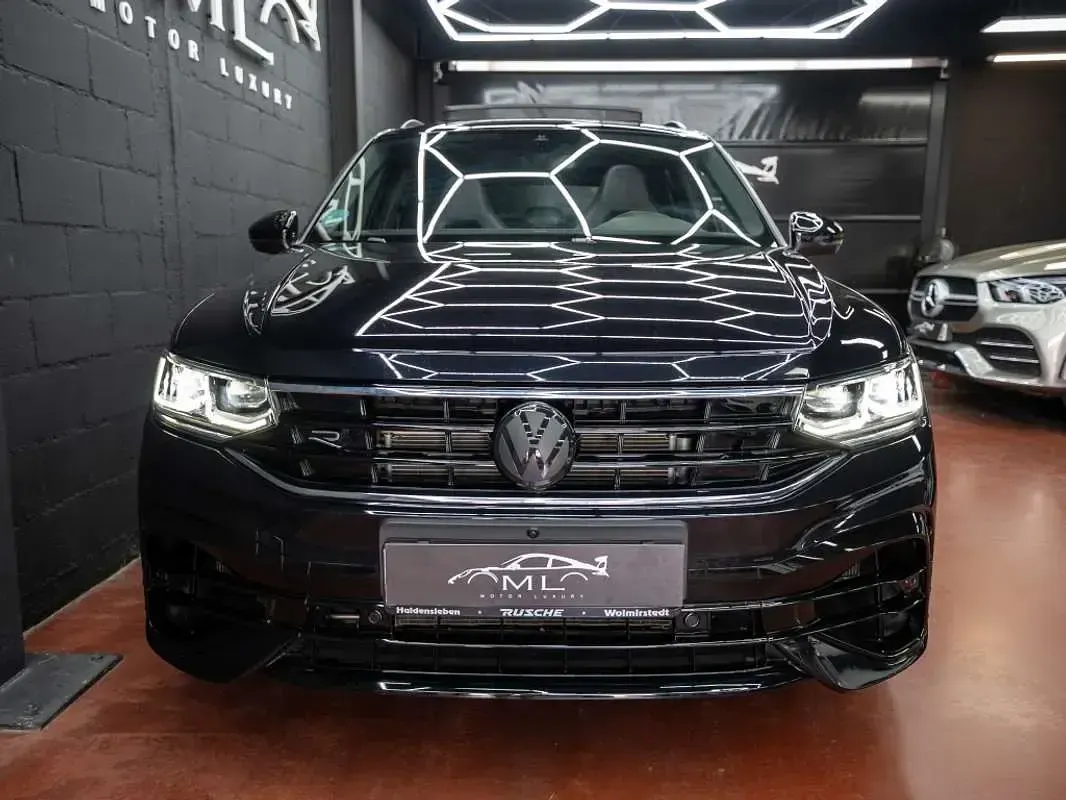 Usado VW Tiguan R 320 CV (235 kW) 2023 Negro SUV