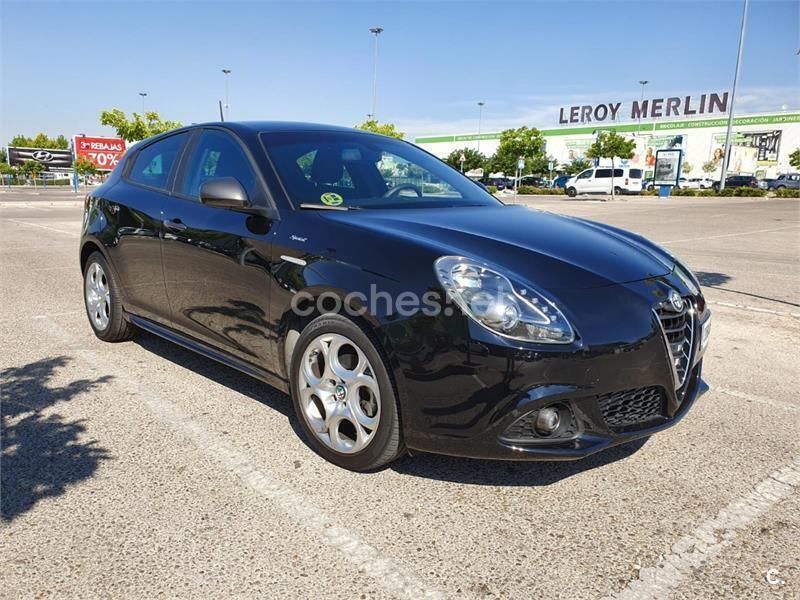 Negro Usado 2015 Alfa Romeo Giulietta Sprint Utilitario | 12.490 € (Precio justo) - Imagen 1/4