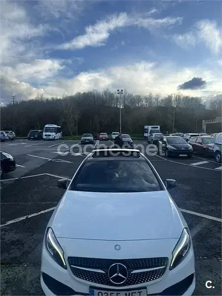 Usado Mercedes A180 AMG line 109 CV (80 kW) 2016 Blanco Utilitario