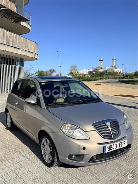 Usado Lancia Ypsilon 95 CV (69 kW) 2007 Beige Utilitario