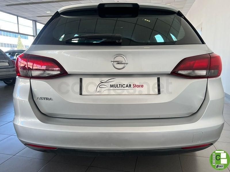 Usado Opel Astra GS Line 122 CV (89 kW) 2020 Gris / plata Familiar