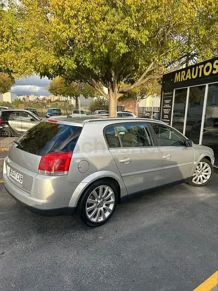 Usado Opel Signum 177 CV (130 kW) 2004 Gris / plata Utilitario