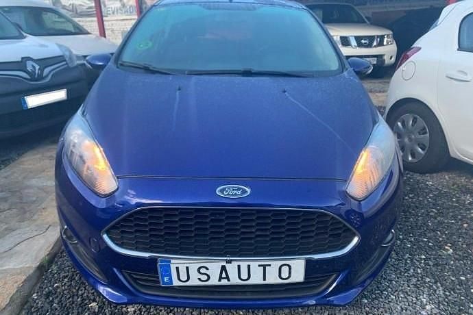 Usado Ford Fiesta 82 CV (60 kW) 2017 Azul Utilitario