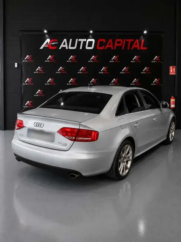 Usado Audi A4 265 CV (194 kW) 2007 Gris Berlina