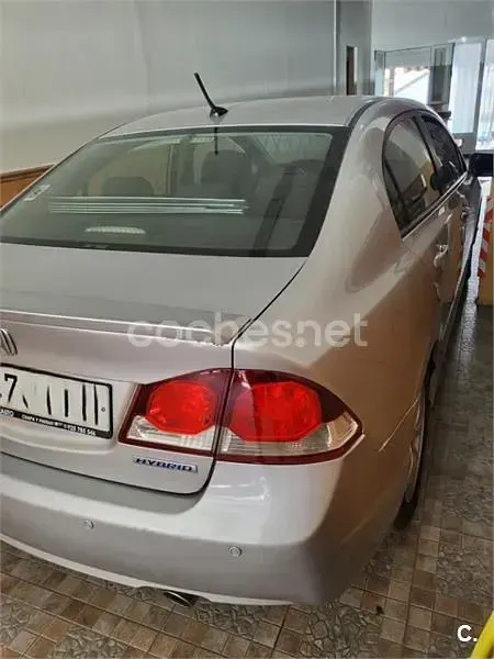 Usado Honda Civic Hybrid 115 CV (84 kW) 2008 Gris / plata Berlina