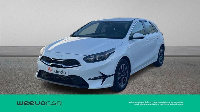 Usado Kia Ceed 100 CV (73 kW) 2025 Blanco Utilitario