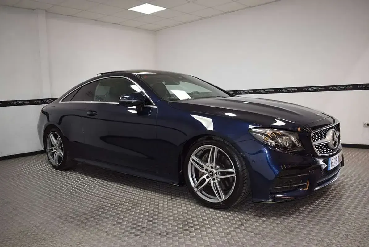 Usado Mercedes E220 193 CV (141 kW) 2019 Azul Coupe