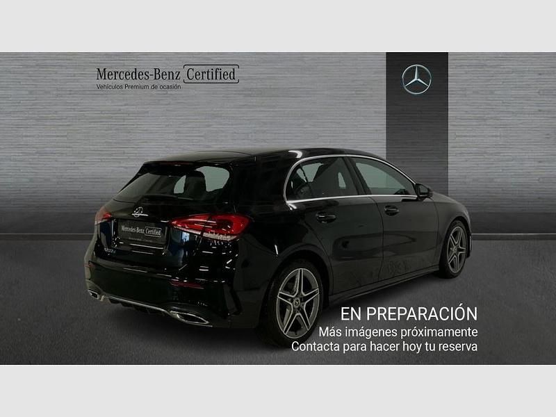Usado Mercedes A200 AMG line 150 CV (110 kW) 2022 Negro Berlina