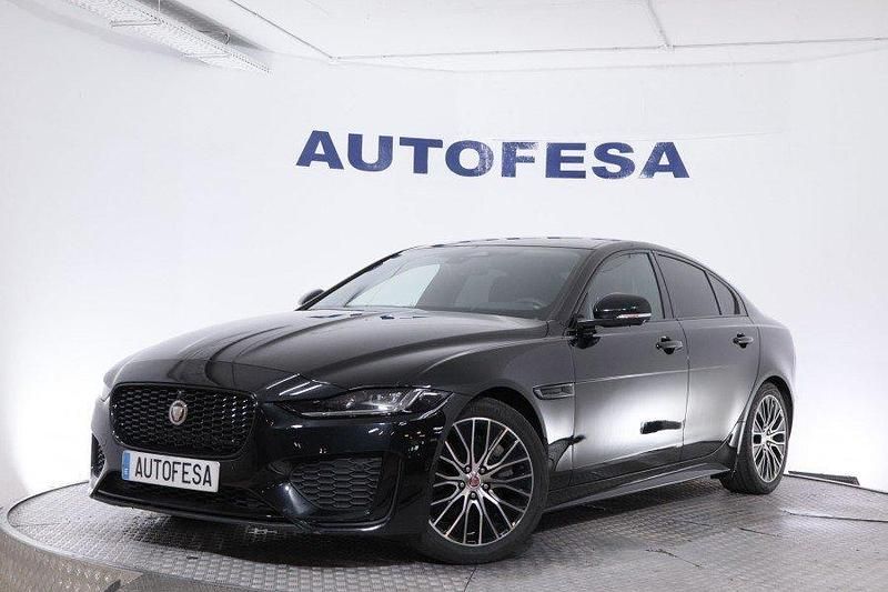 Usado Jaguar XE R-Dynamic 204 CV (150 kW) 2021 Negro Berlina