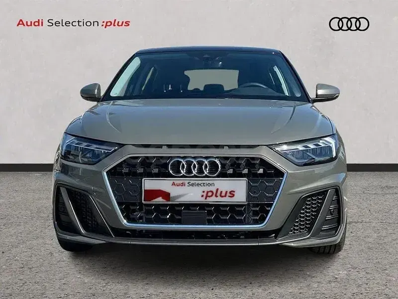 Usado Audi A1 Sportback 110 CV (80 kW) 2022 Gris / plata Utilitario