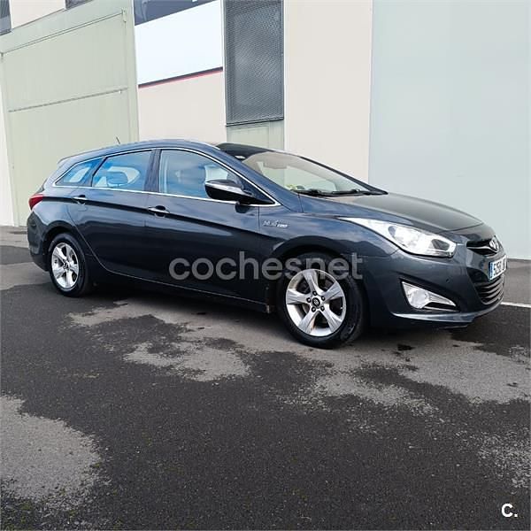 Usado Hyundai i40 115 CV (84 kW) 2015 Gris / plata Familiar