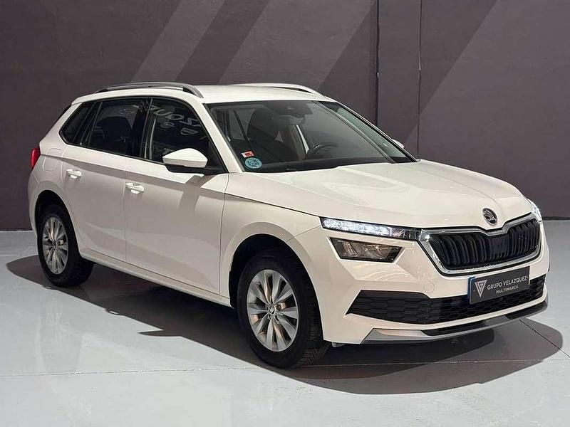 Usado Skoda Kamiq Ambition 110 CV (80 kW) 2021 Blanco SUV