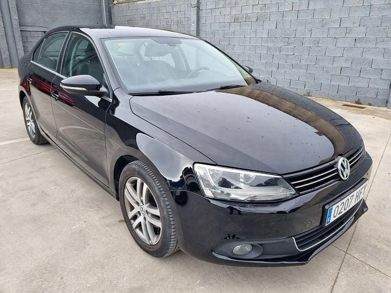 Usado VW Jetta Sport 105 CV (77 kW) 2011 Negro Berlina