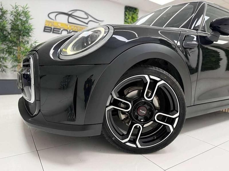 Usado Mini Cooper 136 CV (100 kW) 2024 Negro Utilitario