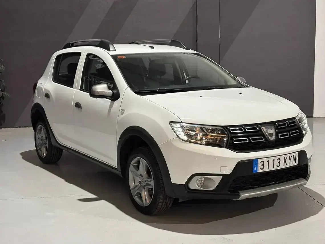 Usado Dacia Sandero Essentiel 73 CV (53 kW) 2019 Blanco Berlina