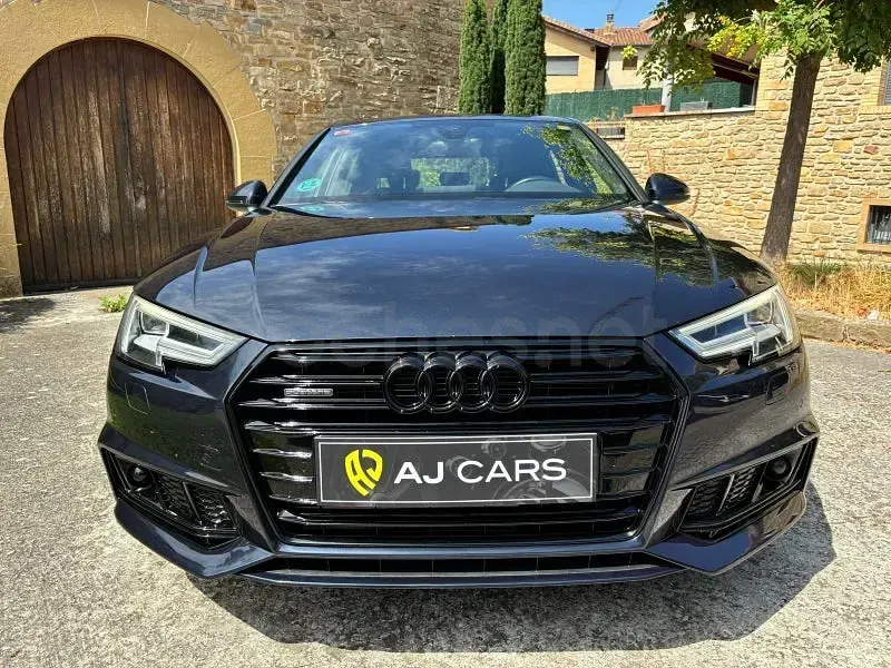 Usado Audi A4 S-Line 252 CV (185 kW) 2017 Azul Berlina