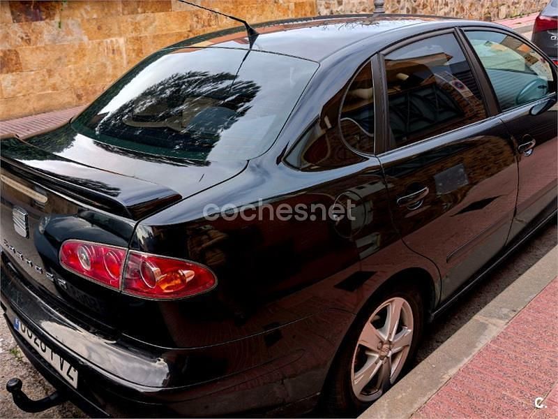 Usado Seat Cordoba 100 CV (73 kW) 2007 Negro Berlina