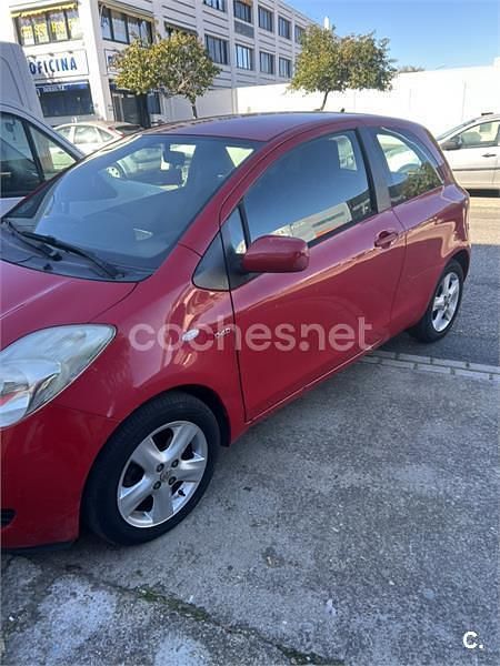 Usado Toyota Yaris 90 CV (66 kW) 2007 Rojo Berlina