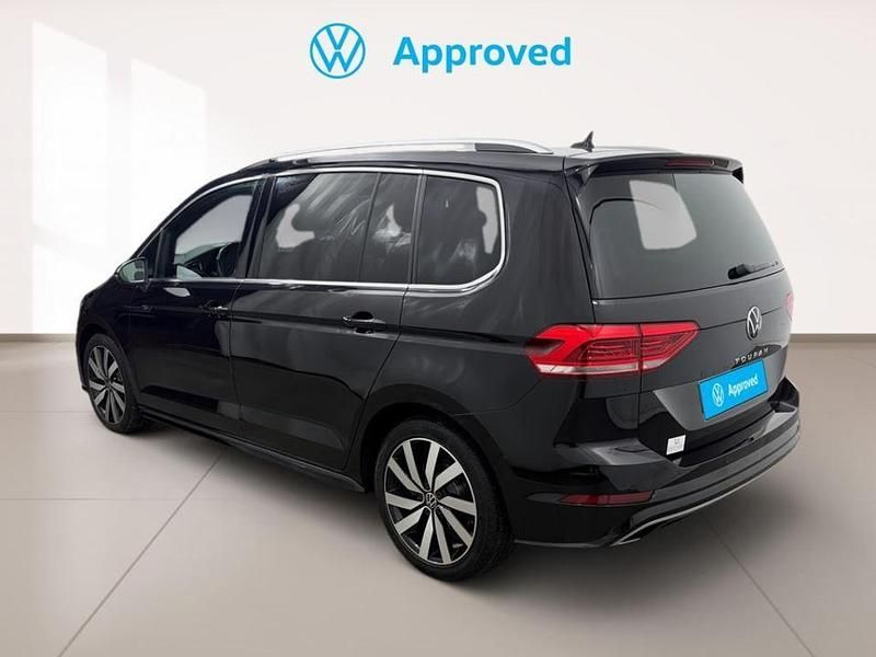 Usado VW Touran Sportline 150 CV (110 kW) 2022 Negro Monovolumen