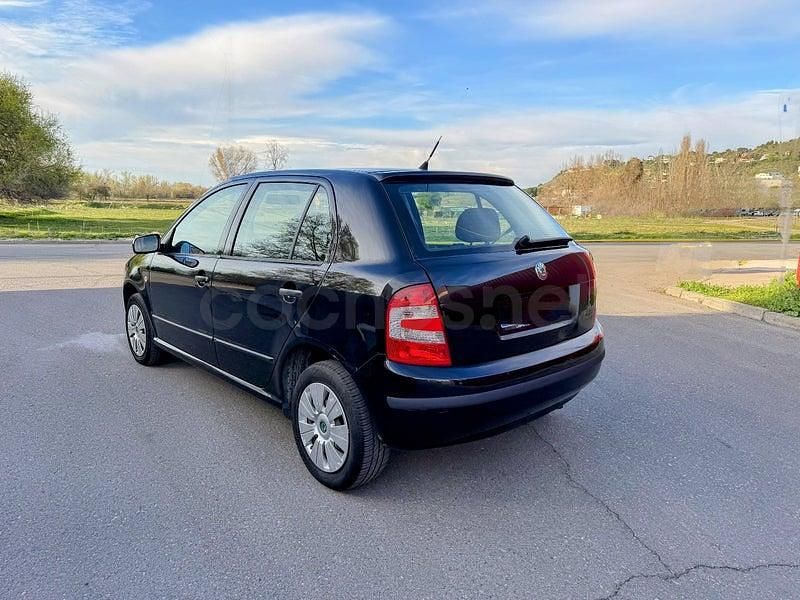 Usado Skoda Fabia 64 CV (47 kW) 2006 Negro Berlina