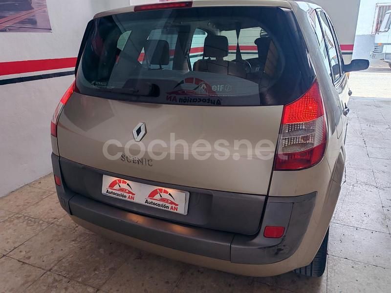 Usado Renault Scénic II Dynamique 150 CV (110 kW) 2006 Beige Monovolumen