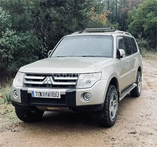 Usado Mitsubishi Montero 250 CV (183 kW) 2009 Gris / plata SUV