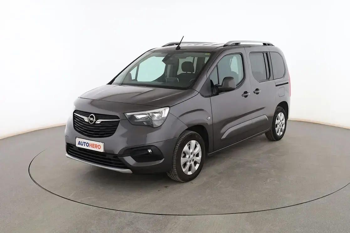 Usado Opel Combo Life Innovation 131 CV (96 kW) 2020 Monovolumen