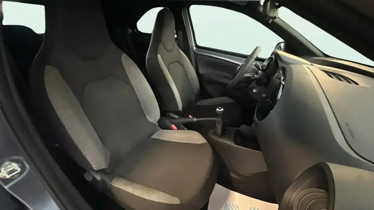 Nuevo Toyota Aygo X 72 CV (52 kW) 2025 Gris SUV