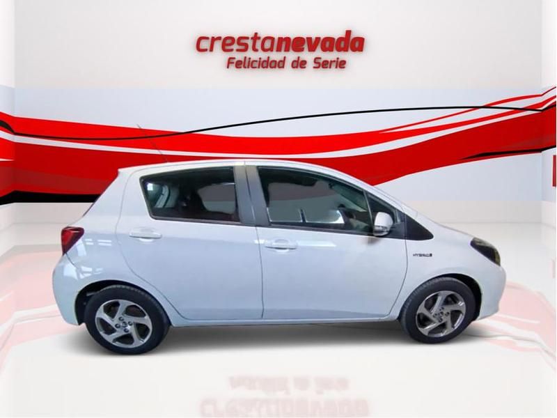 Usado Toyota Yaris Hybrid Active 100 CV (73 kW) 2017 Blanco