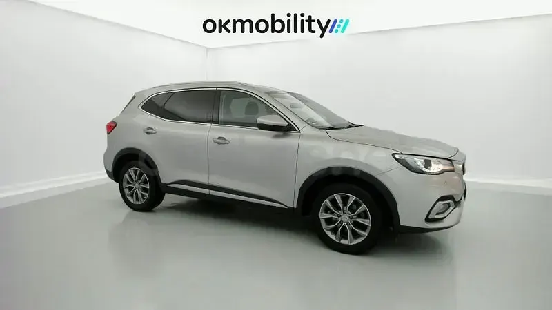 Usado MG HS Comfort 162 CV (119 kW) 2023 Gris / plata SUV