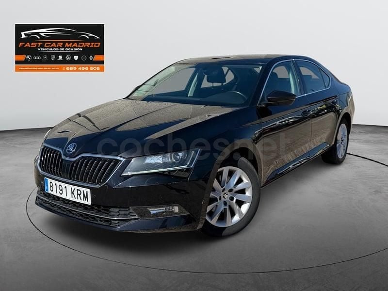 Usado Skoda Superb SportLine 150 CV (110 kW) 2018 Negro Berlina