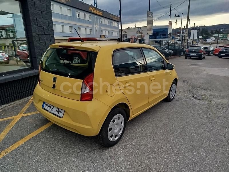 Usado Seat Mii Style 75 CV (55 kW) 2016 Amarillo Utilitario