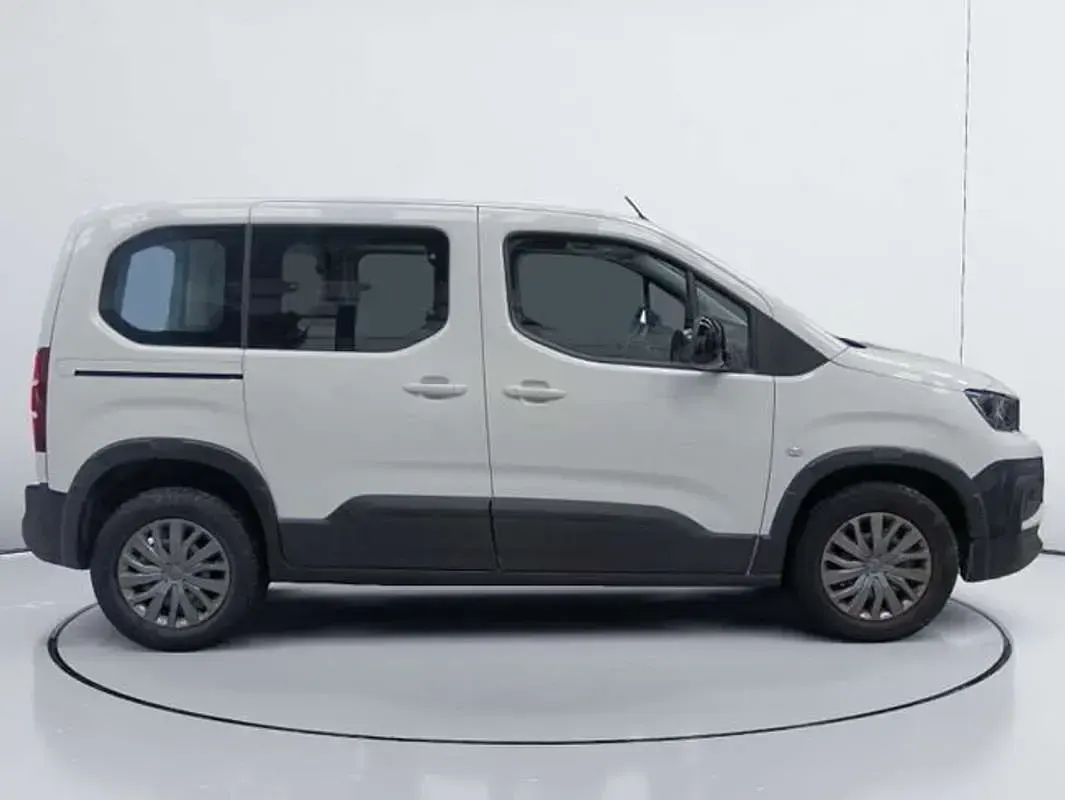 Usado Peugeot Rifter Business-Line 102 CV (75 kW) 2023 Blanco Monovolumen