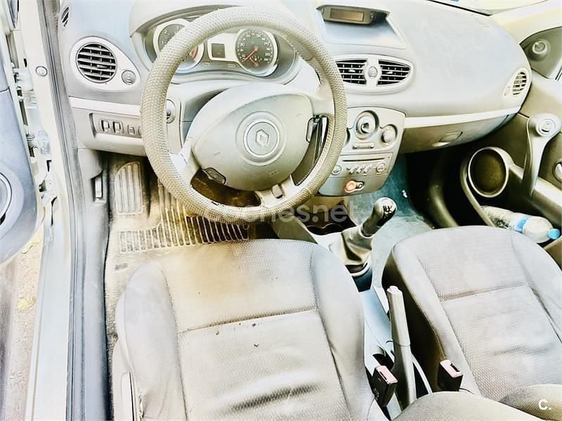 Usado Renault Clio II Rip Curl 85 CV (62 kW) 2008 Beige Berlina