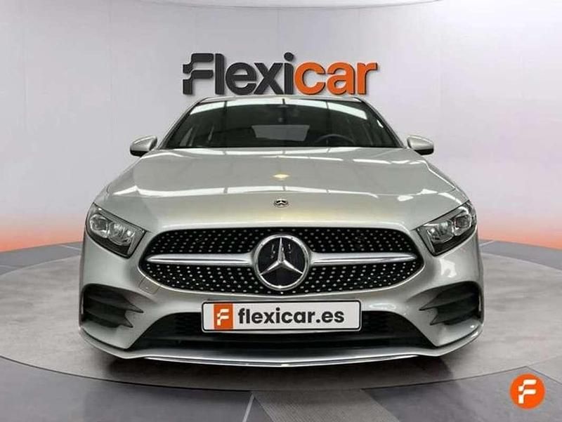 Usado Mercedes A180 109 CV (80 kW) 2021 Gris Utilitario