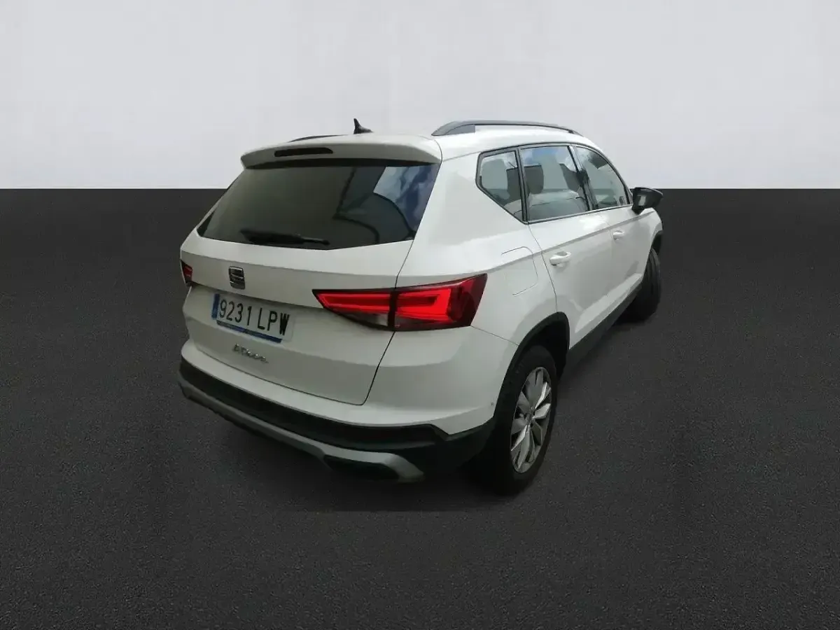 Usado Seat Ateca Style 110 CV (80 kW) 2021 Blanco SUV