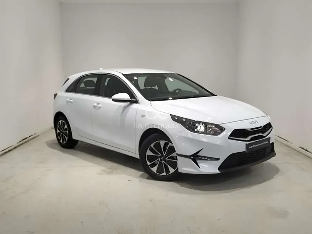 Usado Kia Ceed 101 CV (74 kW) 2025 Blanco Utilitario